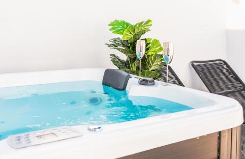 La Merced Apartment | Rooftop apartment & private jacuzzi in the center by REMS