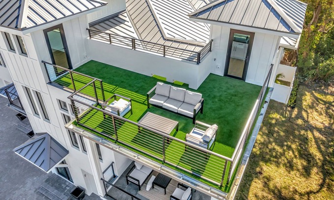 Dunedin House | Rooftop+Balcony! Luxury Stay in Downtown Dunedin