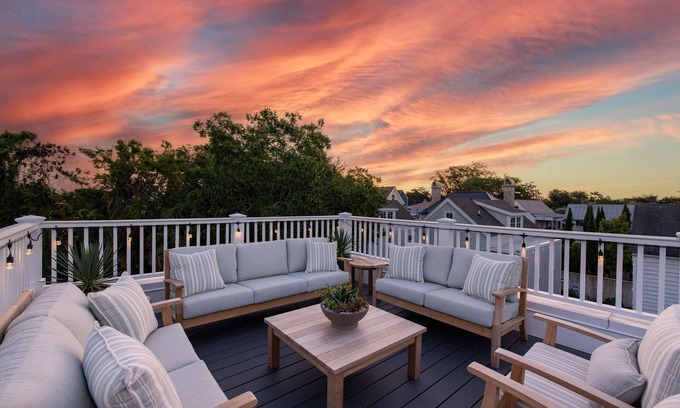 Cannonborough Elliotborough House | Rooftop & Hot Tub + Parking - 3 Blocks to King!