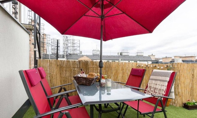 Belso-Ferencvaros Apartment | Rooftop Suite Budapest 3