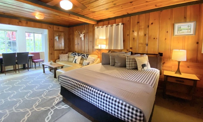 Downieville Cabin | Room 1 - Family Suite