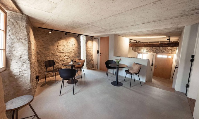 Trittenheim Apartment | Room 1 (with small balcony) - Klara Rooms