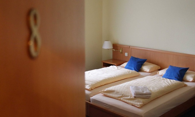 Jork House | Room 8 Extra bed possible - restaurant and hotel From land to sea