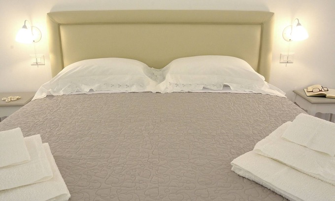 Martano Apartment | Room 'Camera Pistis' with Wi-Fi and Air Conditioning