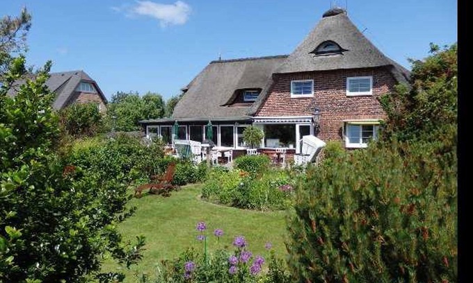 Wenningstedt-Braderup Cottage | Room 03 - Pension Möwennest