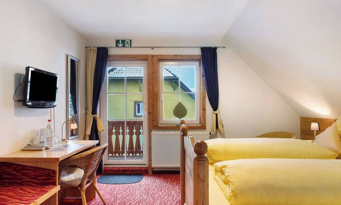 Sankt Georgen im Schwarzwald Apartment | Room 'Doppelzimmer Mit Balkon 29' with Shared Garden, Balcony and Wi-Fi