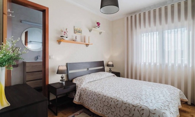 Apulia Apartment | Room 'Duplo Com Wc Privada' with Shared Garden and Wi-Fi