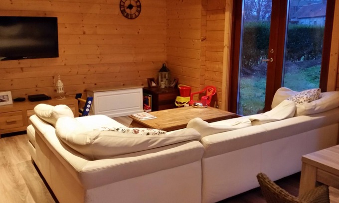 Maubray House | Room for rent in a wooden house.