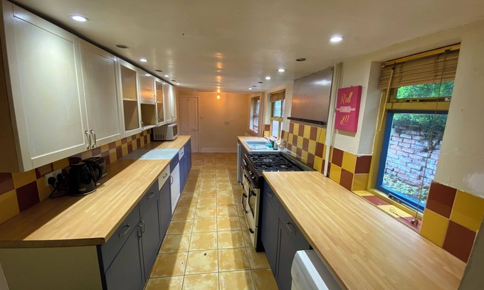 King's Lynn House | Room in Lodge - Southgate Lodge - Single-twin, Double and Family Rooms