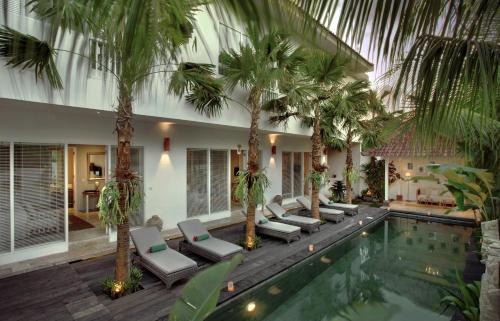 Laksmana House | Room & Vespa 4 - Central Seminyak Near Beach
