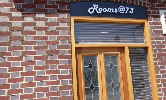 Waterlooville Hotel | Rooms at 73