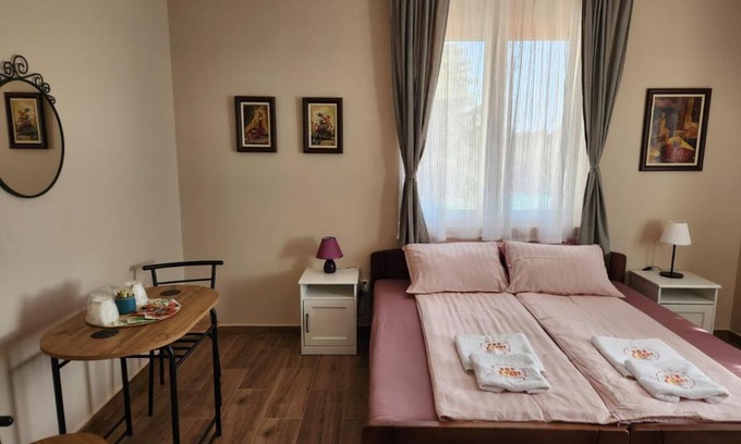 Pancevo Apartment | RoomsApartments PopCOURT