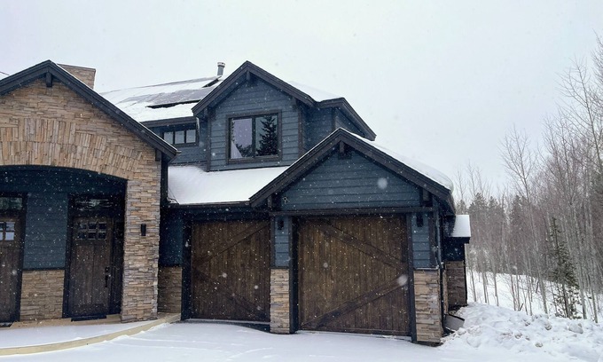Frisco House | Roomy Renovated Retreat near downtown Frisco and 7 incredible ski resorts!