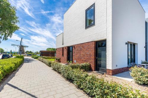 Domburg House | Roosjesweg 2 Gastenkamer met parkeerplaats en terras EG