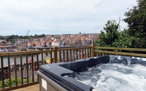 Whitby House | Ropery Cottage - Cyanacottages