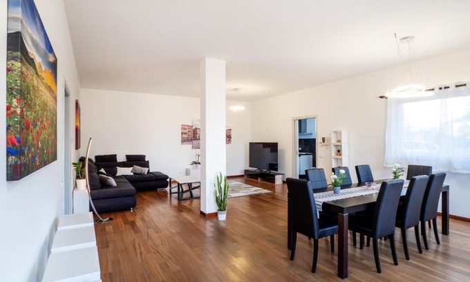 Perugia Apartment | Rosa Bianca - 5 minuti dal Centro con Giardino e Parcheggio Privato
