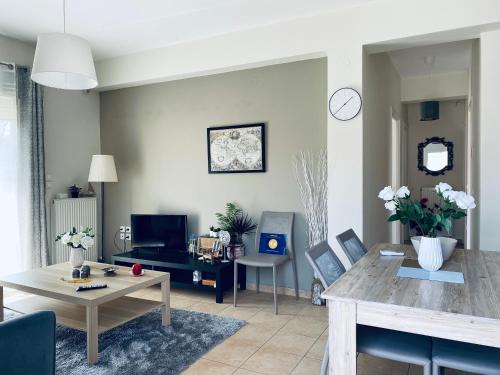 Corfu Town Apartment | Rosa Bianca