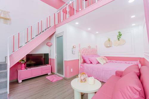 District 12 Hotel | ROSAMEL VILLA - q12
