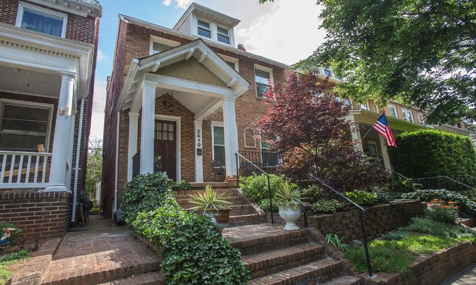 Richmond House | Rosewood Haven At Park Sleeps 9 and Pet Freindly