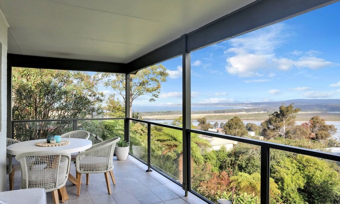 Merimbula Cabin | Rosies Seaview - 3 bedroom option