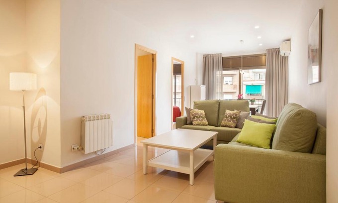El Camp de l'Arpa del Clot Apartment | Rosselló Apartment