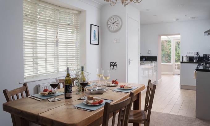 Chysauster House | Rotterdam House - historic House in Chapel Street with sea views, dog friendly
