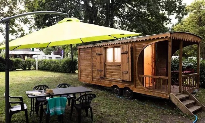 Bagneaux-sur-Loing Cabin | Roulotte Baudelaire 1 Room 2 People