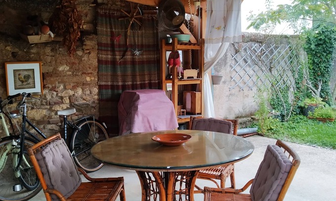 Gaillac House | Roulotte Entièrement Équipée, à 5 Minutes du Centre Ville!