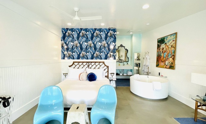 Round Top House | Round Top's Stylish Hospitality- The Frenchie Boutique Hotel ROOM 12