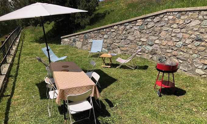 Plein Soleil Apartment | Rox's House in Pila (1800 meters above sea level) - Garden and view of the slopes