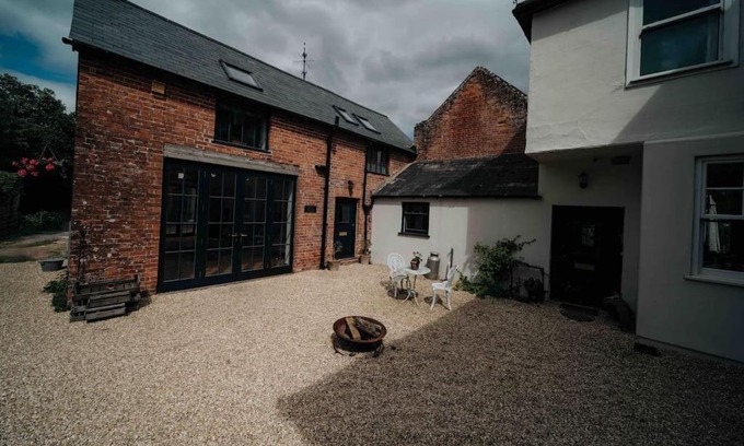 Fenny Bridges House | Roxie House a cosy farm refurbished Coach House.