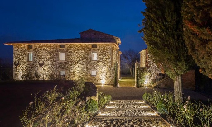 Sarteano Villa | ROYAL COUNTRY VILLA