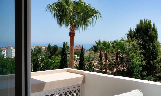 Marbella Apartment | Royal Garden I - Puerto Banus