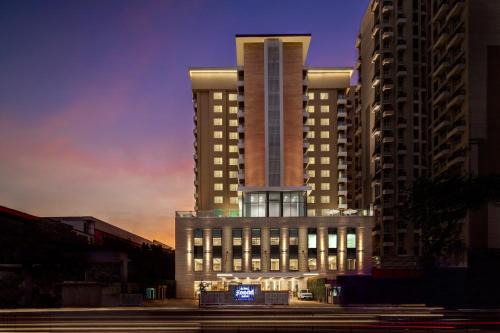 Dahisar East Hotel | Royal Hometel Suites