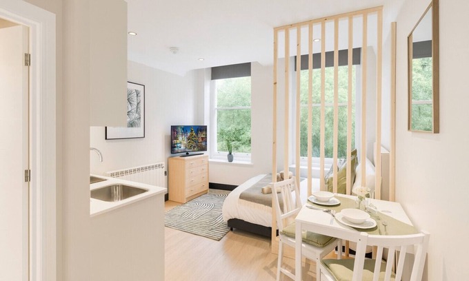 Brighton Apartment | Royal Oakwood Studio | 1 Bed | Brighton | Sleeps 2