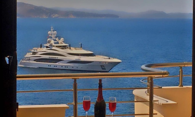 Kodrra Apartment | Royal Queen and King Luxury apartment