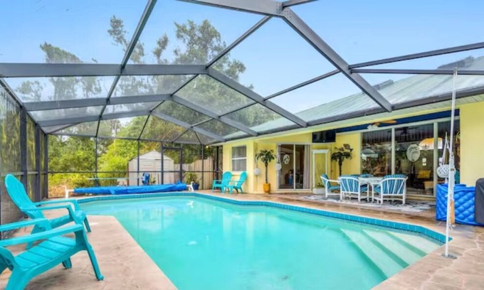 Port Charlotte House | Royal Terrace 3 bedroom 2 bathroom home with heated Pool.