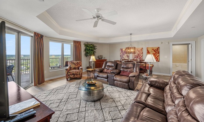 Arcadian Shores Condo | Royale Palms 2004 Renovated Oceanview w/Pool/Beach