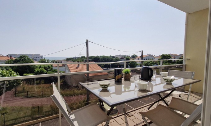 Pontaillac Apartment | Royan - APARTMENT with SEA VIEW - ONLY 300m from the BEACH and SHOPS