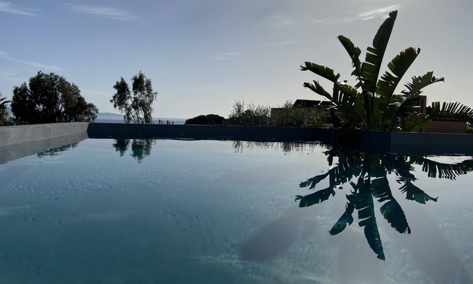 Ajaccio Villa | Rte des Sanguinaires Villa with swimming pool 150 m walk from the beach.
