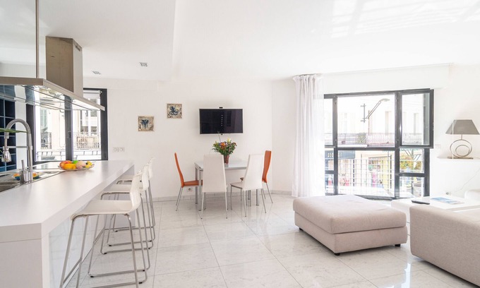 Cannes City Centre Apartment | Rue d'Antibes Premium 2 BDR 2 baths Exclusive Olam Properties Cannes