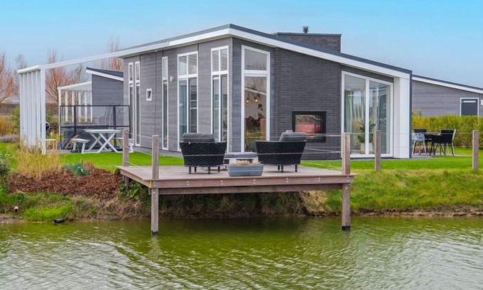 Wemeldinge House | Ruisweg 34 by Interhome