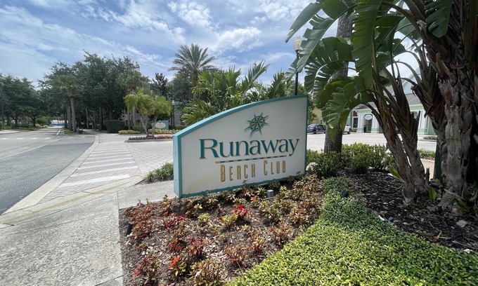 Kissimmee Condo | Runaway Beach Resort: Lakeview Condo with Patio, Pet Friendly