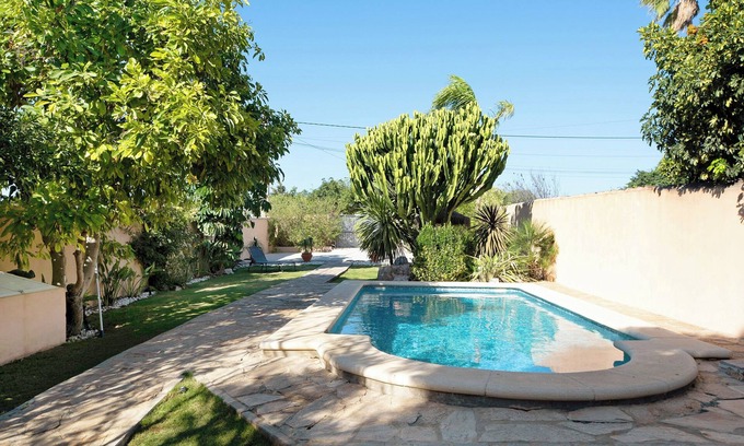 Conil de la Frontera House | Rural Holiday Home 'El Chorrillo' with Private Pool, Wi-Fi and Air Conditioning