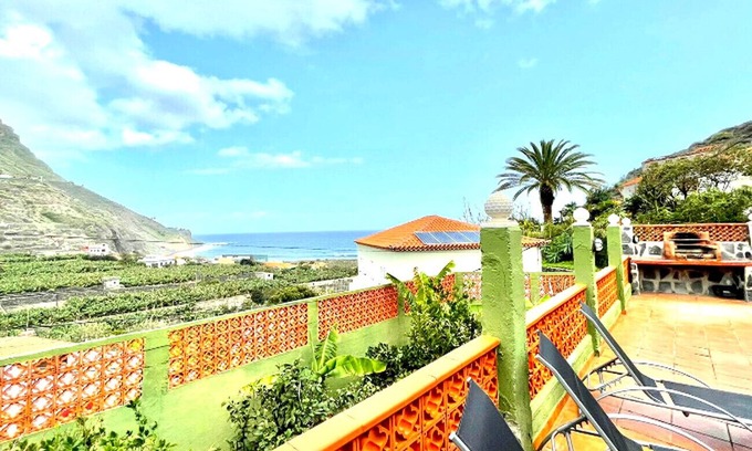 Hermigua Cottage | Rural house with terrace incredible sea views