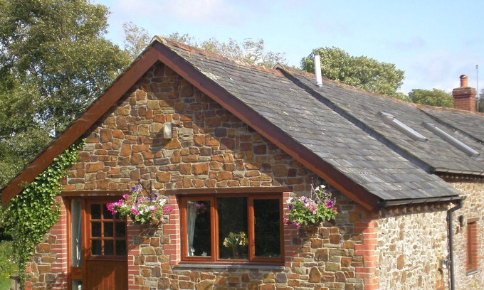 Holsworthy Cottage | Rural Retreat with hot tub and fishing near Bude