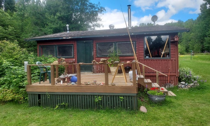 Grand Marais Cabin | Rustic 2-bedroom secluded cabin on Devil Track Lake - minutes from Grand Marais