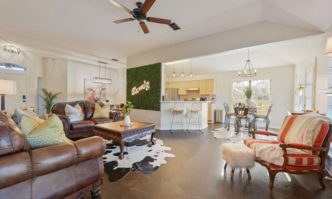 Shirewood Apartment | Rustic Aggie ~ Aggieland Vacation Rentals