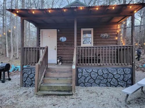 Gatlinburg - Pigeon Forge Other | Rustic Cabin in Smoky Mountain