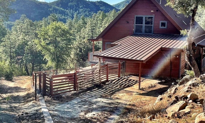 Crown King Cabin | Rustic Crown King Cabin Pet Friendly -Large secluded fenced in yard